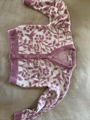 Cardigã suéter feminino pequeno Love By Design rosa e branco - Imagem 1 de 4