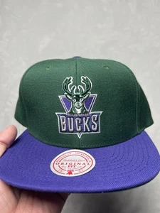 NEW Milwaukee Bucks Hat Cap Snapback Mens Green Mitchell & Ness NBA Basketball - Picture 1 of 10