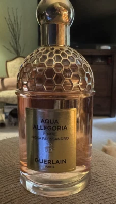 Guerlain Aqua Allegoria Forte Rosa Palissandro Eau De Parfum Spray - 4.2 fl. oz. Foto 1 de 4