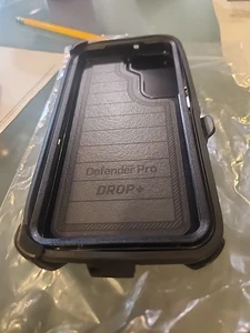 Otterbox Defender  Case w/ Holster Clip for Samsung Galaxy S22 New - Picture 1 of 2