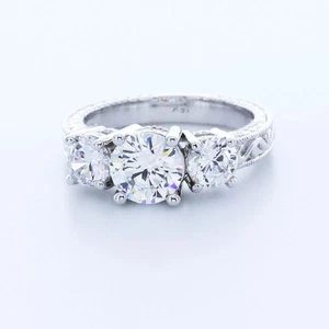 3-Stone Engagement Ring 18K Gold Vintage 2.57 CT Round Lab-Grown Diamond G VS1 - Picture 1 of 8