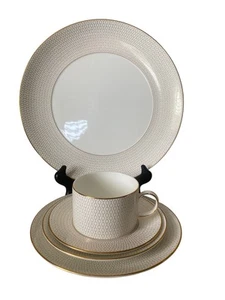 Wedgwood Arris Geo Gold 5-teiliges Gedeck Geschirrset - Bild 1 von 20