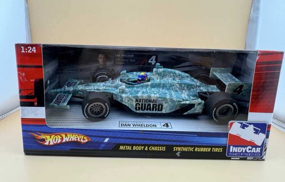 Hot Wheels Indy Car Series Guardia Nacional #4 Dan Wheldon escala 1/24 Foto 1 de 4