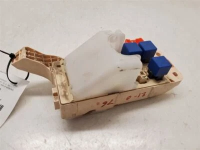 Lexus LS400, Fuse Box,Cabin, 97-00, 4.0L, AT-A650E, 1UZ-FE, 82720-50040 - Image 1 of 4