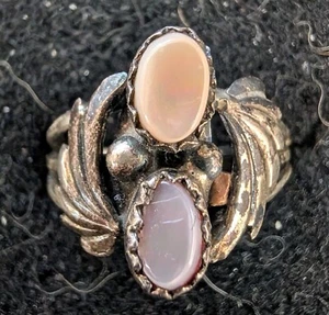 Vintage Navajo Sterling Silver 2 Leaf Pink Mother of Pearl 2 shell Ring size 7 - Picture 1 of 5