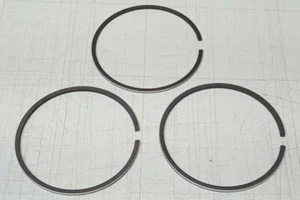 Juego de anillos de pistón fueraborda de gran tamaño FABRICANTE DE EQUIPOS ORIGINALES Yamaha 6H4-11610-20 *NUEVO* - Imagen 1 de 3