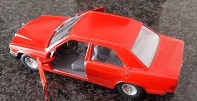 # BBURAGO # MERCEDES 190 E, ROSSO PASTELLO scala  1/25, NMINT NO BOX, cod.0105 - Immagine 1 di 4