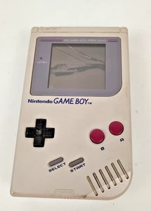 Console Nintendo GameBoy originale DMG-01 solo parti - schermo rotto - senza alimentazione - Foto 1 di 10