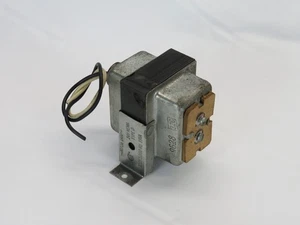 Honeywell AT72D-1931 Step-Down Transformer 39VA 120V to 24V 50/60Hz USED - Picture 1 of 4