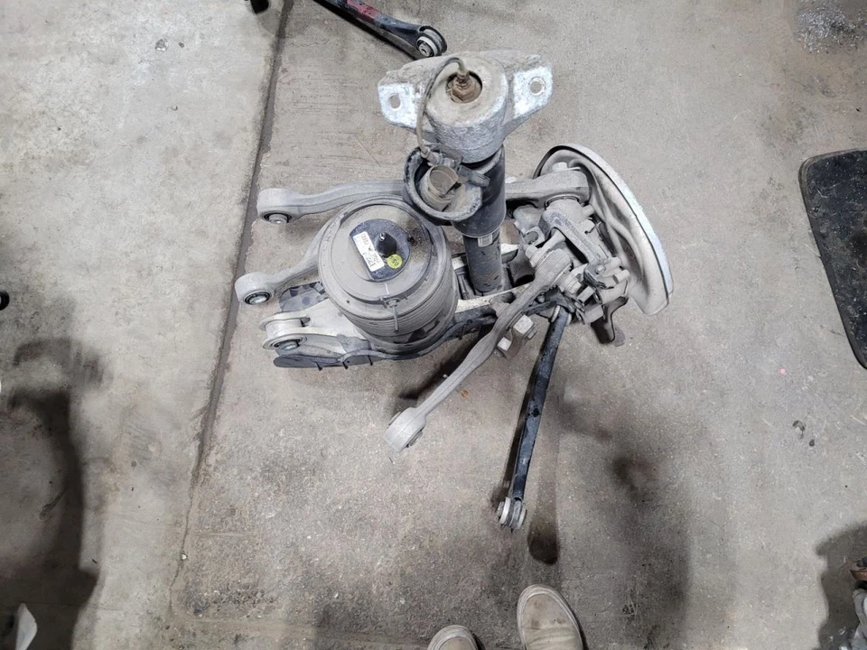 (LOCAL PICKUP ONLY) Driver Rear Suspension Without Crossmember Fits 18-21 AUDI S - Image 1 of 1