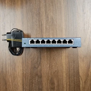 TP-LINK - TL-SG108 - 8 Port Gigabit Switch - occasion - Imagen 1 de 3