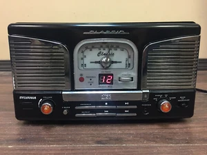 Reproductor de discos tocadiscos temático retro Sylvania con reproductor de CD y radio SRCD824 - Imagen 1 de 12