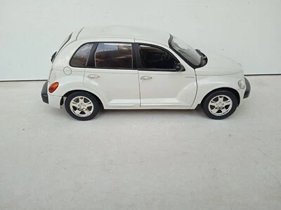 MODELLINO AUTO GATE CHRYSLER PT MCRUISER - SCALA 1:18 - BIANCO - Immagine 1 di 4