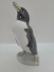 Lladro 5247 Penguin Retired!  Mint Condition! No Box! Rare! L@@K Great Gift! - Picture 1 of 8