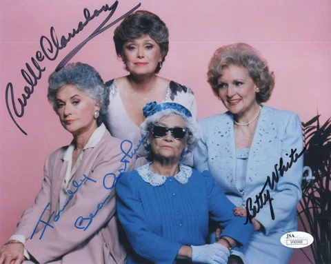 BETTY WHITE HAND SIGNED 8x10 COLOR PHOTO       GOLDEN GIRLS WITH RUE+BEA     JSA Cover