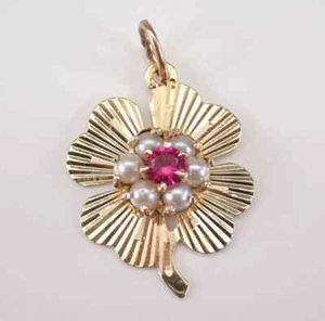 0.50Ct Round Genuine White Pearl Vintage Clover Pendant 14K Yellow Gold Plated - Picture 1 of 6