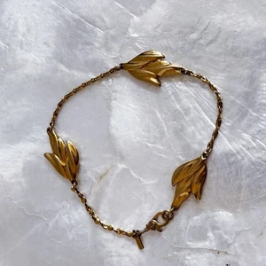 Vintage Monet Gold Tone 3 Leaf Bracelet 6.5“ - Picture 1 of 11
