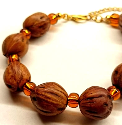 Boho Armband für Damen–Handgemacht-Junipersamen&Preciosa Glasperlen,Gold Akzente - Bild 1 von 4