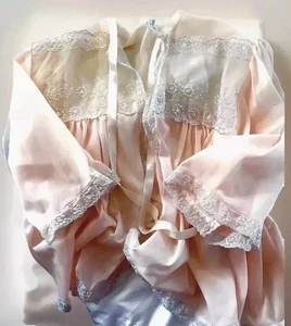 Vintage MELODEE LANE Pink Nylon Bed Jacket Trimmed Pink And Blue Lace Medium  - Picture 1 of 3
