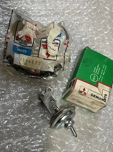 Mitsubishi/ Carter Vacuum Actuator P/N 3890242 Also Mitsubishi Hose P/N 2288672 - Picture 1 of 14