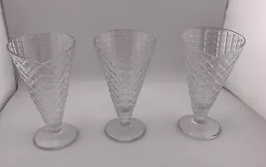 3 Waffle Cone-Shaped Ice-cream Sundae Glass Dishes - Italy LR2 - Picture 1 of 8