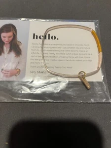 Twenty Two West Wrapped Square Bangle Gold Tone@ - Bild 1 von 2