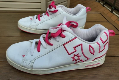 Vintage DC Shoes Court Graffik SE Women’s Size 11 Skate Sneakers | RARE Find 🔥 - Image 1 of 4