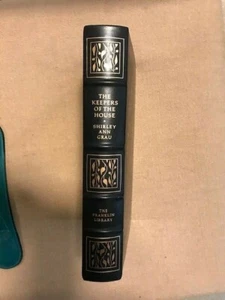 Shirley Ann Grau. The Keepers of the House. [Franklin Library/Pulitzer Series] - Picture 1 of 3