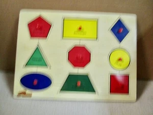 Wood’ N Things See-Inside Shapes wooden peg puzzle (P2) - Picture 1 of 4