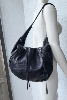 BOLSO DE HOMBRO REBECCA MINKOFF CROISSANT ABRAZO HOBO NEGRO PERFORADO NEGRO CREMALLERA  Foto 1 de 4