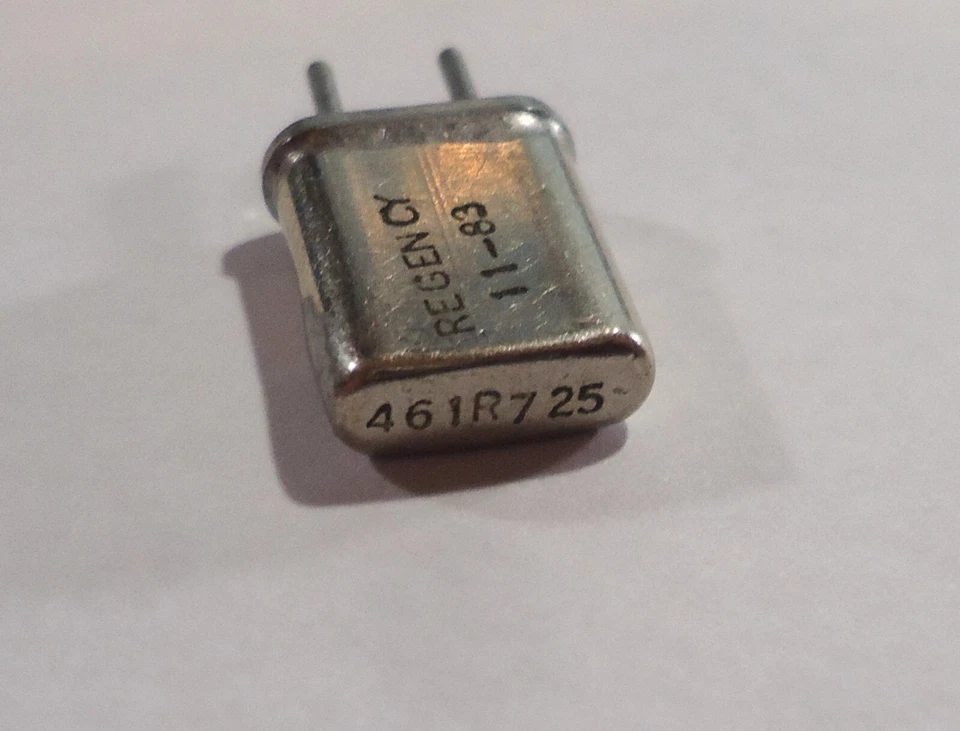 Cristal de escáner - 461,7250 MHz - 10,7 iF - 0,039 pines - Regency - HC-25/U Foto 1 de 1