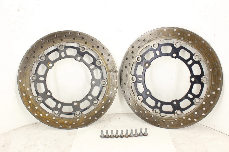 Yamaha YZF R6 2009 ROTORES DE FRENO DELANTEROS IZQUIERDO DERECHO DISCOS 13S-2581T-00-00 Foto 1 de 4