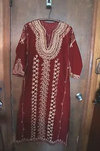 WOMENS EMBELLISHED RED VELVETEEN CAFTAN - Picture 1 of 5