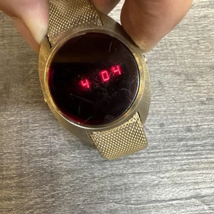 Vintage 1970’s Litronix LED Quartz Digital Watch Gold Band New Batteries - Bild 1 von 12