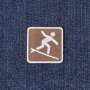 Surfing Patch - Embroidered Surfboard Beach Sign Badge 2" (Iron On) - Picture 1 of 2