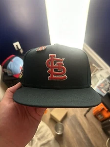 New Era 59Fifty St Louis Cardinals sitzende Mütze Größe 7 5/8 rot UV Mütze Club Aufnäher - Bild 1 von 3