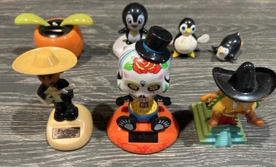 Bobblehead Bailarín Alimentado por Energía Solar México Tema Pingüino Juguetes Varios Ver Fotos Foto 1 de 4