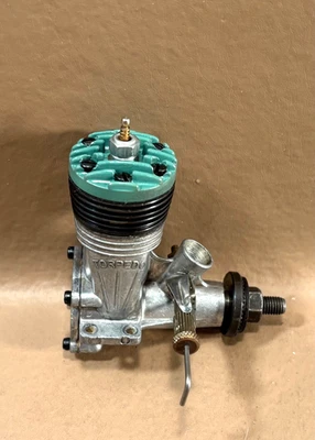 Excellent K&B 201 Green Head Free Flight Glow Model Airplane Engine - Image 1 of 3