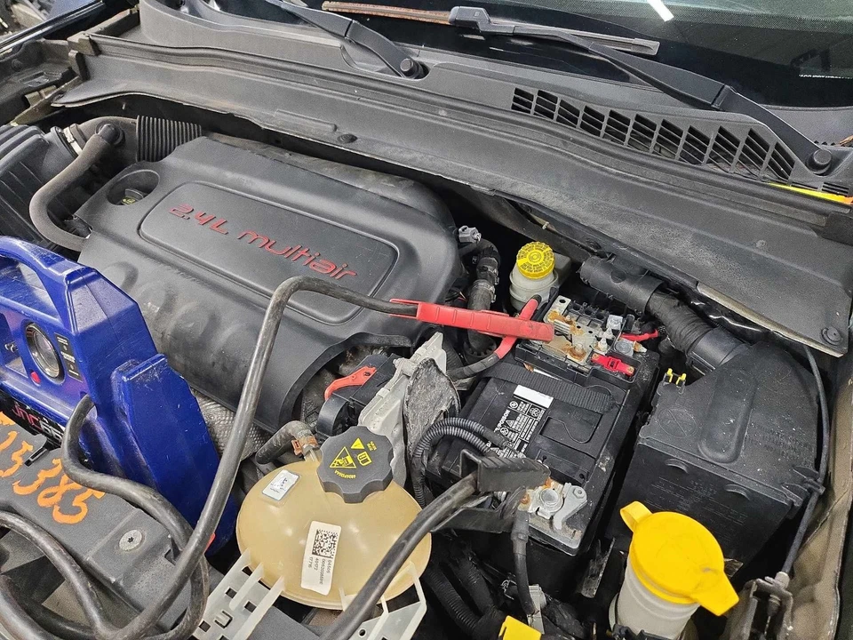 Used Engine Complete Assembly fits: 2015 Jeep Renegade Sdn 2.4L VIN B 8th digit Foto 1 de 4