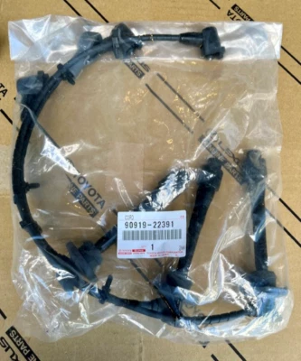 TOYOTA CENTURY  CORD SET COIL & SPARK W/RESISTIVE Genuine JDM OEM 90919-22391 - Image 1 of 2