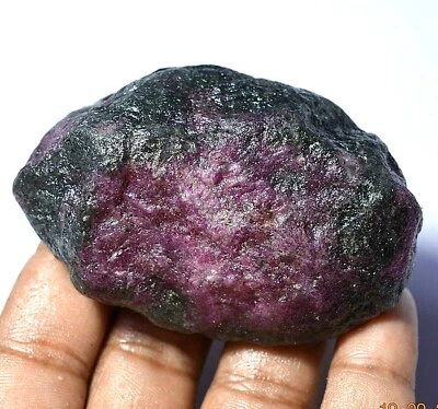 590,55 quilates Rubí Africano Natural Zoisita Sin Tratar AAA+ Calidad Espécimen Áspero Foto 1 de 3