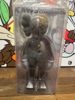 KAWS Companion Edición Abierta Gris 2016 Medicom Desollado Rojo Nuevo Sellado Auténtico Foto 1 de 4
