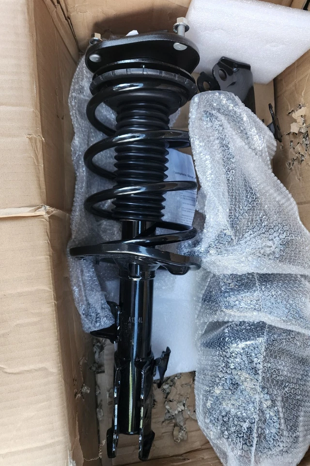 Conjunto de amortiguador de resorte de puntal completo delantero 11421 11422 2008-15 Scion XB FWD 2,4 L Foto 1 de 4