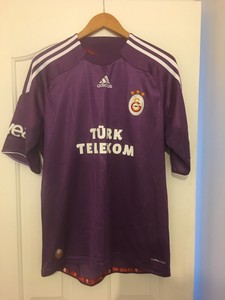galatasaray 3rd kit