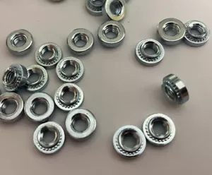M4 Autoafferrabile Dado Captivo Acciaio BZP Trasparente Passivato Multi Qtà - Foto 1 di 1