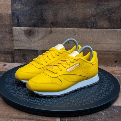 REEBOK CLASSIC LEATHER WOMENS ATHLETIC SHOES RETRO UTILITY YELLOW LOW SIZE 7 - Image 1 of 4