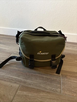 ProMaster Green Large Camera Camcorder Shoulder Bag Carry Case Soft Padded - Image 1 of 4