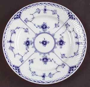 Plato de ensalada Royal Copenhagen azul acanalado medio encaje borde 6044228 - Imagen 1 de 1