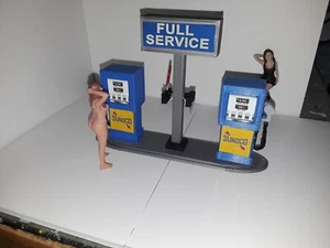 1:24 /1:25 Scale Sunoco 70s Gas Pumps with island for Dioramas - Picture 1 of 6