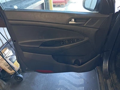 2017 Hyundai Tucson Left Front Door Panel Trim Black Used OEM 426953 Foto 1 de 4